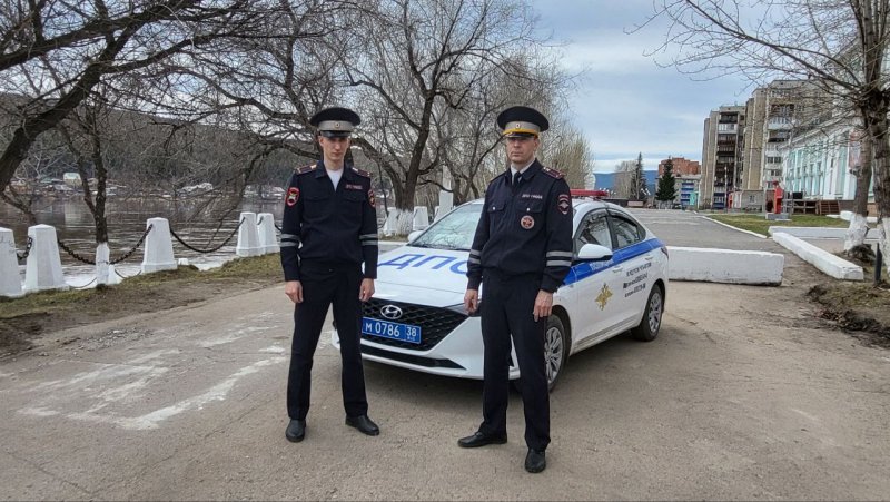 В Приангарье семья поблагодарила полицейских за своевременное реагирование по их заявлению